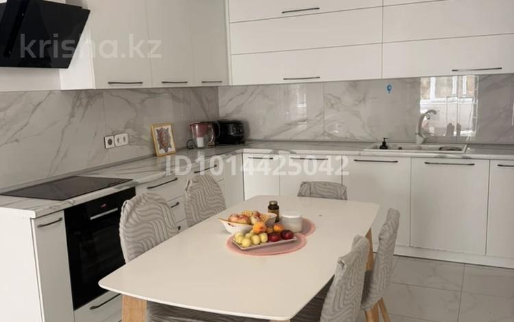 3-комнатная квартира · 90 м² · 1/4 этаж, Омаровой 25/1 за 580 000 ₸ в Алматы, Медеуский р-н — фото 2