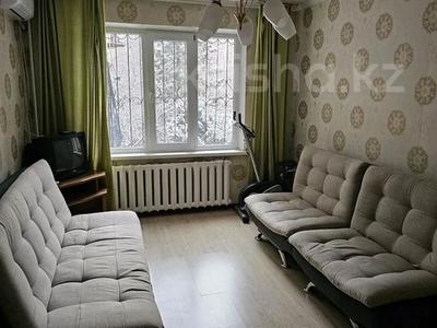 2-комнатная квартира, 57 м², 2/5 этаж, мкр Аксай-4, Саина за 35 млн 〒 в Алматы, Ауэзовский р-н