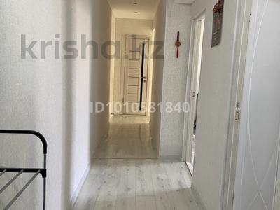 2-бөлмелі пәтер · 50.4 м² · 2/2 қабат, мкр Жилгородок 8 — Рынок Жилгородок, бағасы: 11 млн ₸ в Актобе