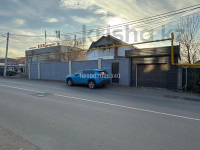 Отдельный дом · 8 комнат · 270 м², Базарбаева 53 — Район зоопарка , ниже васточки за ~ 1.6 млн 〒 в Алматы, Медеуский р-н