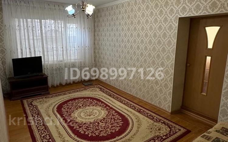 2-комнатная квартира · 46 м² · 1/5 этаж, 12-й мкр — Находится возле школы, рядом есть торговый центр «Актау», «Мечта».