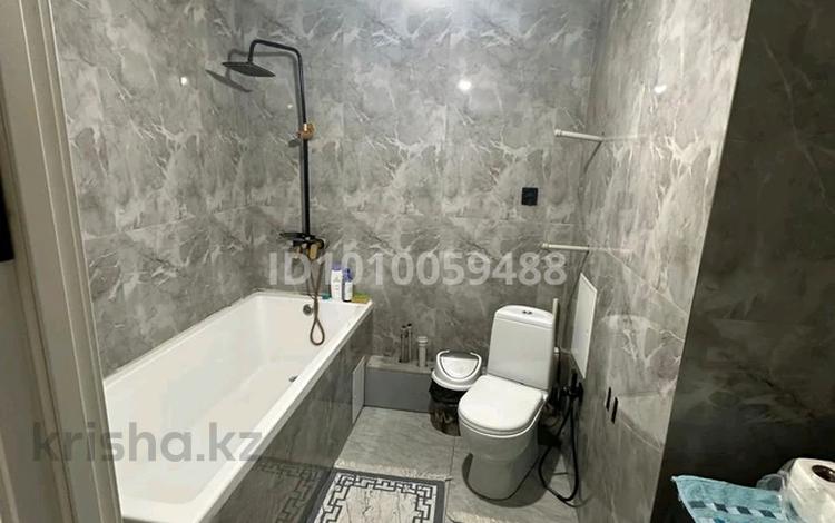 3-комнатная квартира · 90 м² · 2/9 этаж, Нурмагамбетов 23 — Пересечение с ул.Нажмеденова за 300 000 ₸ в Астане, Сарайшык р-н — фото 2