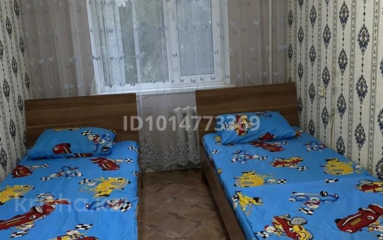 3-бөлмелі пәтер · 82 м² · 2/5 қабат, Айгүл ш/а 52, бағасы: 150 000 ₸ в Уральске, мкр Айгуль — фото 2