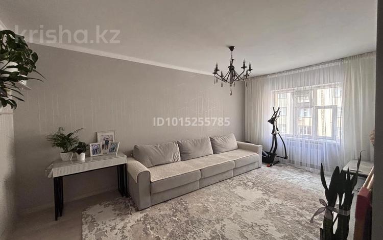 4-бөлмелі пәтер · 95 м² · 3/6 қабат, Каллаур Акима 2а, бағасы: 39 млн ₸ в Таразе — фото 2