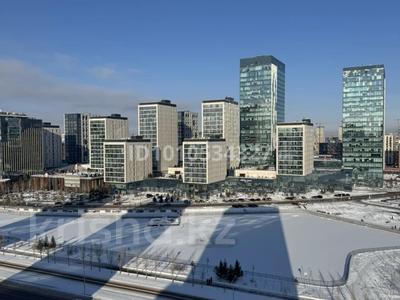 4-комнатная квартира · 107 м² · 12/18 этаж, Сыганак 28 за 100 млн 〒 в Астане