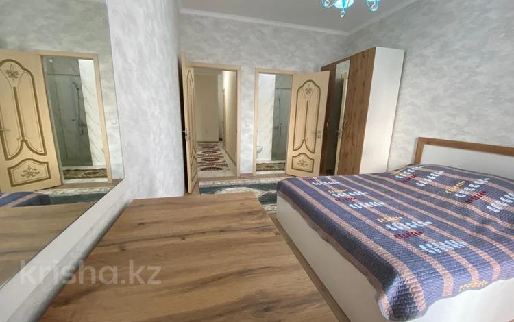 2-бөлмелі пәтер, 80 м², 2/9 қабат ай сайын, Куаныша Толеметова 50/6, бағасы: 180 000 〒 в Шымкенте — фото 2