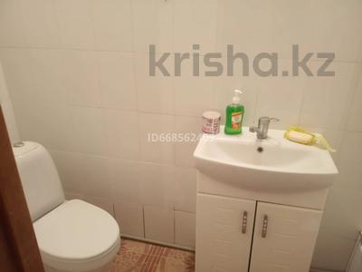 Аренда квартир посуточно в Атырауской обл.: 1-комнатная квартира · 40 м² · 1/1 этаж, мкр. Алмагуль, Михаила Фрунзе — Фрунзе- Аманшина за 5 000 〒 1-комнатная квартира · 40 м² · 1/1 этаж, мкр. Алмагуль, Михаила Фрунзе — Фрунзе- Аманшина за 5 000 〒 в Атырау
