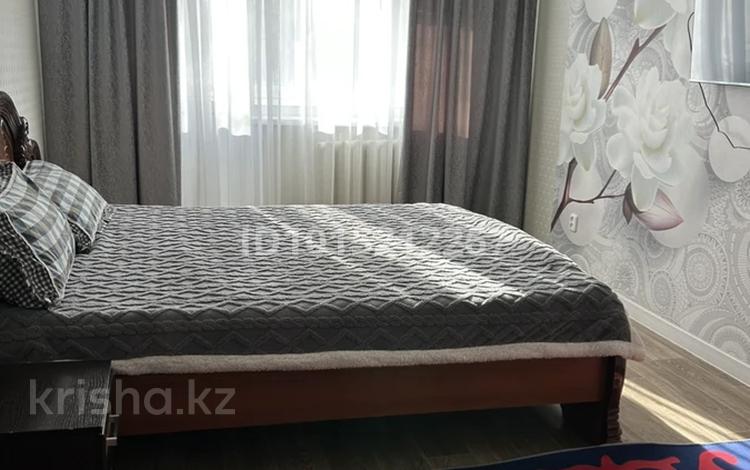 1-комнатная квартира · 33 м² · 3/5 этаж, мкр 4 13 за 2 000 ₸ в Уральске — фото 2