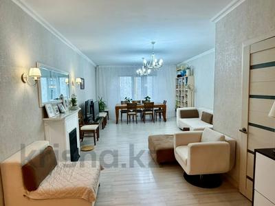 3-комнатная квартира · 105 м² · 5/9 этаж, Жарбосынова 62 за 45 млн ₸ в Атырау, мкр Авангард-4