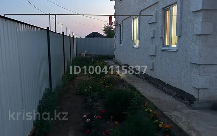 Отдельный дом · 5 комнат · 160 м² · 8 сот., Розы Баглановой за 41 млн 〒 в Уральске — фото 4