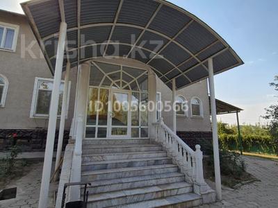 Отдельный дом · 6 комнат · 600 м² · 10 сот., мкр Таусамалы, Грушевая 79 за 190 млн 〒 в Алматы, Наурызбайский р-н