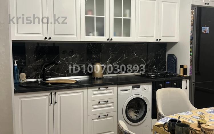 2-бөлмелі пәтер · 74 м² · 5/5 қабат, Центр 13А, бағасы: 38 млн ₸ в Атырау, мкр Авангард-4 — фото 10