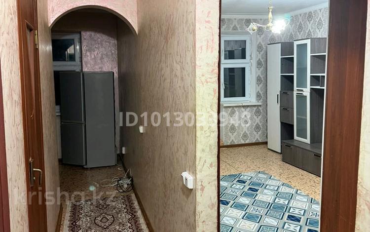 1-комнатная квартира · 29 м² · 2/5 этаж, мкр Акбулак 9 за 90 000 ₸ в Таразе — фото 2