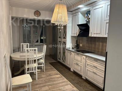 4-комнатная квартира · 140 м² · 8/16 этаж, мкр Самал-1 9/2 — Жолдасбекова - Мендикулова за 800 000 ₸ в Алматы, Медеуский р-н