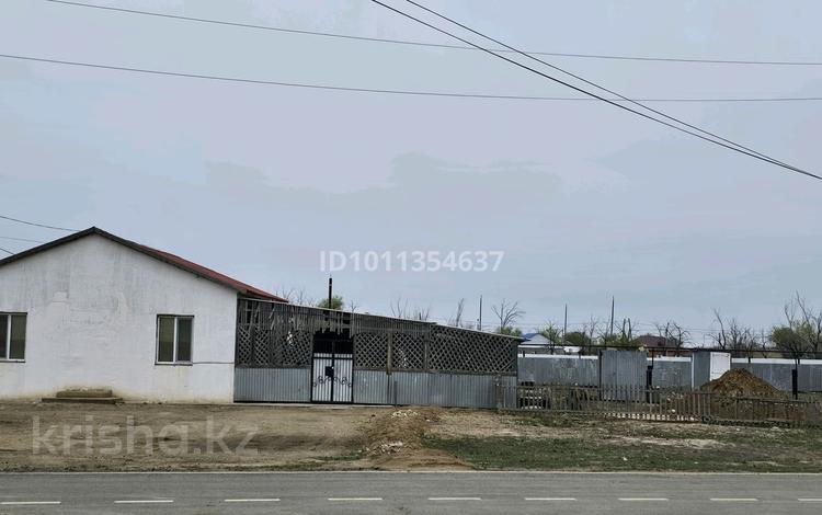 Отдельный дом · 3 комнаты · 80 м² · 8 сот., Зәмзәм Есжанова 39а за 7.5 млн ₸ в Атырау — фото 2