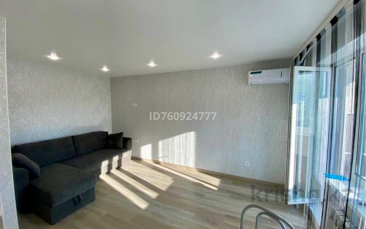 1-комнатная квартира · 38 м² · 3/9 этаж, Ауэзова 81а за 12 000 ₸ в Аксу — фото 6