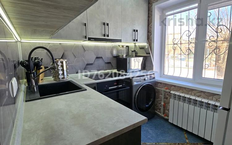 3-комнатная квартира · 55 м² · 1/5 этаж, Жидебай батыра 4 — Садик айголек,школа 17,напротив кафе миредо за ~ 16.5 млн ₸ в Балхаше — фото 2