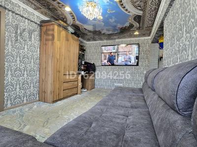 3-комнатная квартира · 55 м² · 1/5 этаж, Жидебай батыра 4 — Садик айголек,школа 17,напротив кафе миредо за 18.5 млн 〒 в Балхаше