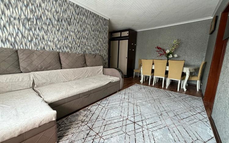 4-комнатная квартира · 60 м² · 3/3 этаж, М. Ауэзова 42 за 12.3 млн 〒 в Аксу — фото 5