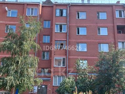 2-комнатная квартира, 56 м², 3/5 этаж, Болатбаева 36 — 19мкр за 26 млн 〒 в Петропавловске