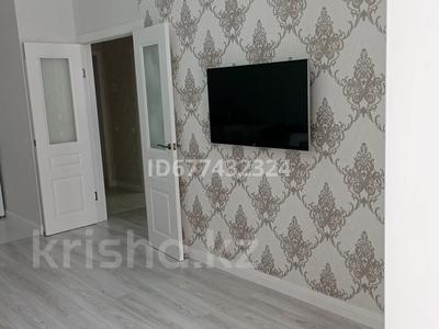 2-бөлмелі пәтер, 50 м², 8/10 қабат тәулігіне, Улы Дала 31/1 — Туран, бағасы: 10 000 〒 в Астане, Есильский р-н