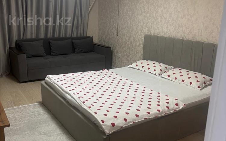 1-комнатная квартира · 45 м² · 12/17 этаж, мкр Мамыр-1 29/7 за 3 000 ₸ в Алматы, Ауэзовский р-н — фото 2