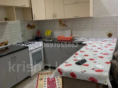 Отдельный дом · 2 комнаты · 150 м², мкр Самал, АдгамКаримов за 150 000 〒 в Атырау