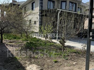 Жеке үй · 6 бөлме · 211 м² · 10 сот., мкр Акбулак, Мкр Акбулак Қалжан Нурмаханова 21, бағасы: 1.5 млн 〒 в Алматы, Алатауский р-н