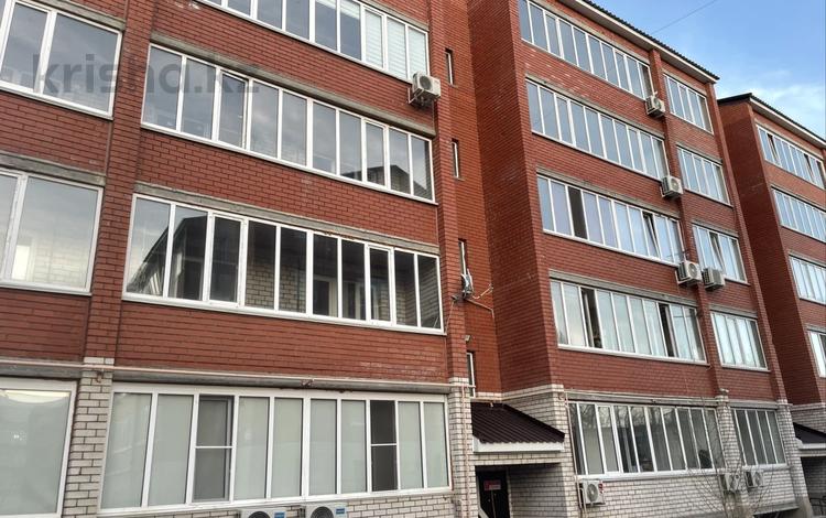 3-комнатная квартира · 70 м² · 4/5 этаж, мкр Северо-Восток, Северо-Восток ш/а. 1 за 34 млн ₸ в Уральске — фото 2