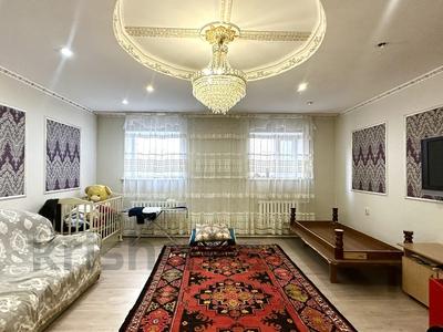 Отдельный дом • 8 комнат • 316 м² • 10 сот., Абылайхана — Бурабай за 105 млн 〒 в Астане, Алматы р-н