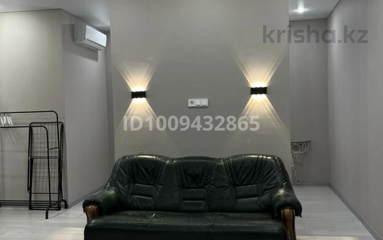 1-комнатная квартира · 64 м² · 3/9 этаж, мкр Омега, Есенжанова 3/2 за 220 000 ₸ в Уральске — фото 5