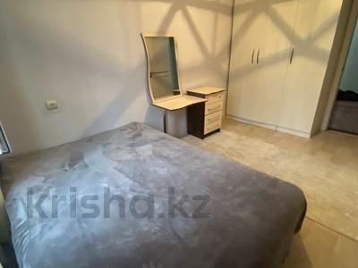 2-бөлмелі пәтер · 45 м² · 2/5 қабат, Айнабұлақ-1 ш/а. 11 — Жумабаев, бағасы: 20 000 ₸ в Алматы, Жетысуский р-н