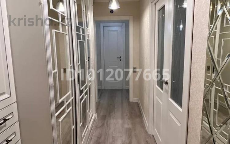 3-комнатная квартира · 70 м² · 6/9 этаж, Мкр Голубые пруды 12 за 28 млн ₸ в Карагандинской обл. — фото 6