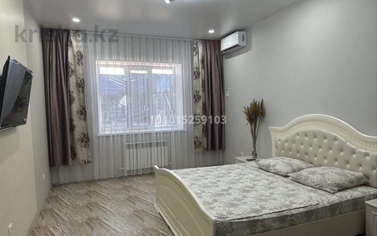1-комнатная квартира · 55 м² · 1/5 этаж, мкр. Алтын орда 356б за 1 000 ₸ в Актобе — фото 2