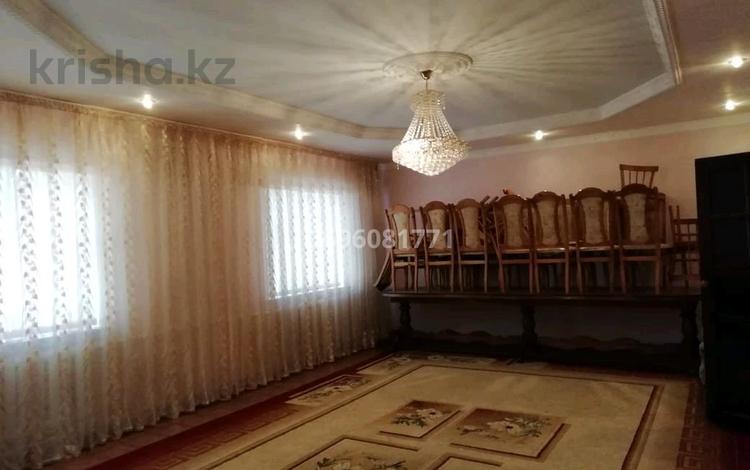 Жеке үй • 4 бөлмелер • 190 м² • 8 сот., 4 переулок Бақбергенова 3, бағасы: 33 млн 〒 в Таразе — фото 2