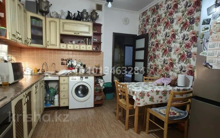 2-комнатная квартира · 100 м² · 1/6 этаж, мкр Шанхай, Мкр Шанхай, ул.Кошевого 92А за 22 млн ₸ в Актобе — фото 2