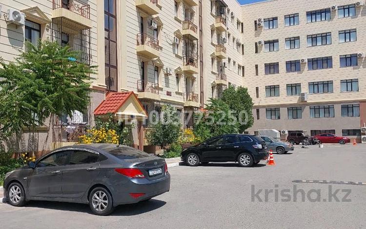 4-комнатная квартира · 112 м² · 4/5 этаж, мкр Нурсая, Әбілхайыр хан — Рядом Цон, центр Абая, коньки и т.д за 370 000 ₸ в Атырау — фото 2