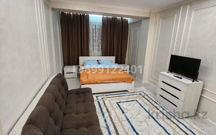 1-комнатная квартира · 40 м² · 10/13 этаж, Есенова 160/3 за 17 000 ₸ в Алматы, Жетысуский р-н — фото 2