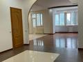 3-комнатная квартира · 130 м² · 2/9 этаж, Достык 10 за 71.1 млн ₸ в Астане, Есильский р-н — фото 2