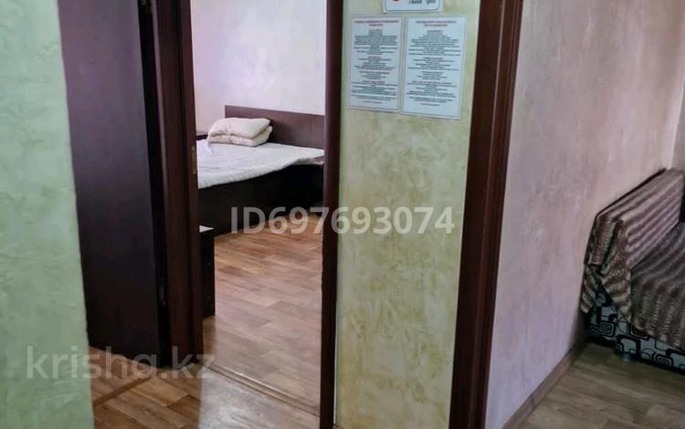 3-бөлмелі пәтер, 70 м², 2/5 қабат ай сайын, Титова 45, бағасы: 300 000 〒 в  — фото 2