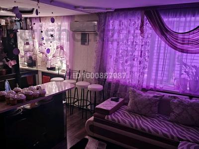 3-бөлмелі пәтер · 55.6 м² · 1/3 қабат, Сатпаева 61, бағасы: 15 млн ₸ в Жезказгане
