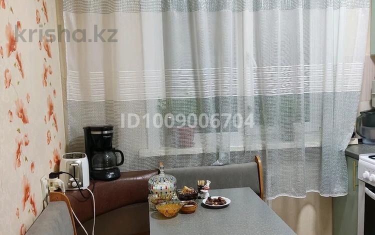 3-комнатная квартира · 62 м² · 5/5 этаж, М.Ауэзова 180 — Магазин "Бегемот" за 25 млн 〒 в Петропавловске — фото 2