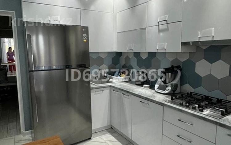 3-бөлмелі пәтер · 84.6 м² · 5/9 қабат, мкр Нурсая, Таумуш Жумагалиев 15, бағасы: 45.5 млн ₸ в Атырау — фото 2