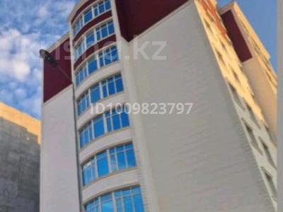 3-бөлмелі пәтер · 80 м² · 9/10 қабат, 20-й мкр 43 — Әбіш Кекілбаев библиотека, бағасы: 32 млн ₸ в Актау