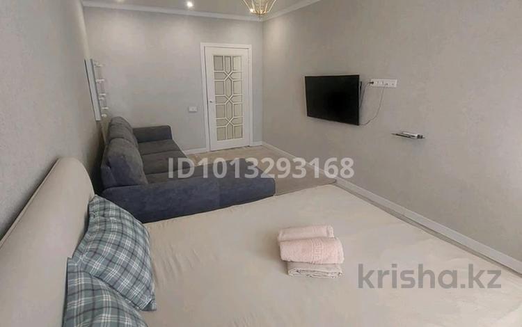 1-бөлмелі пәтер · 50 м² · 11/15 қабат, Наурызбай батыра 50 — Ж.Жолы, бағасы: 15 000 ₸ в Алматы, Алмалинский р-н — фото 2