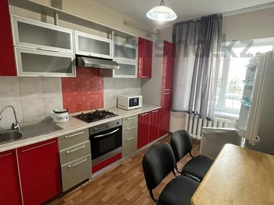 3-комнатная квартира, 90 м², 1/5 этаж помесячно, Каратал за 150 000 〒 в Талдыкоргане, Каратал