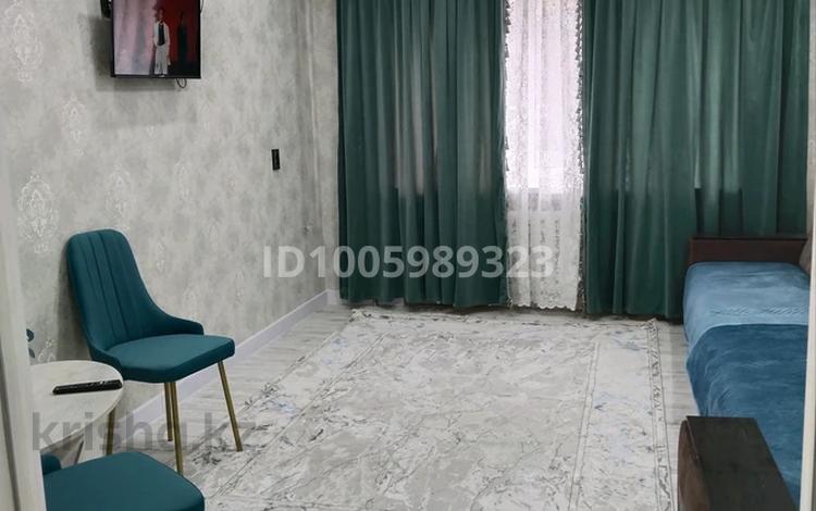 2-комнатная квартира · 46 м² · 1/5 этаж, Паримбетова — Жд подликлика, в районе чапайка, на против гостиница селена стар за 17 000 ₸ в  — фото 12
