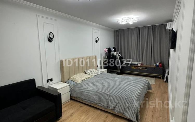 2-комнатная квартира · 60 м² · 10/10 этаж, мкр Аккент 70 за 285 000 ₸ в Алматы, Алатауский р-н — фото 2