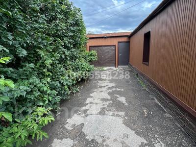 Отдельный дом · 4 комнаты · 86.8 м² · 7.2 сот., мкр Михайловка — Возле роддома за 39.9 млн 〒 в Караганде, Казыбек би р-н