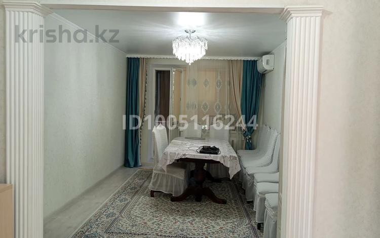 4-комнатная квартира · 89.9 м² · 4/5 этаж, мкр 4 — 24 школа за 33 млн 〒 в Уральске — фото 2